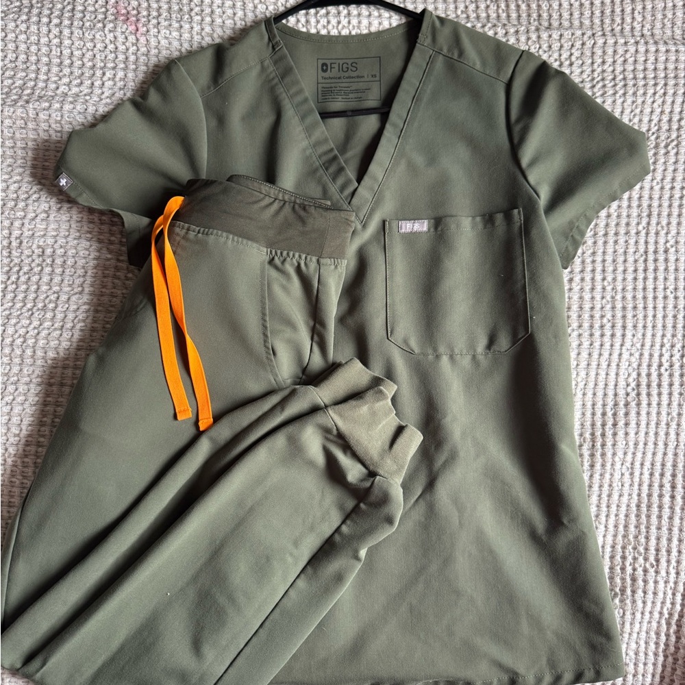 Figs Olive Green Scrub Set